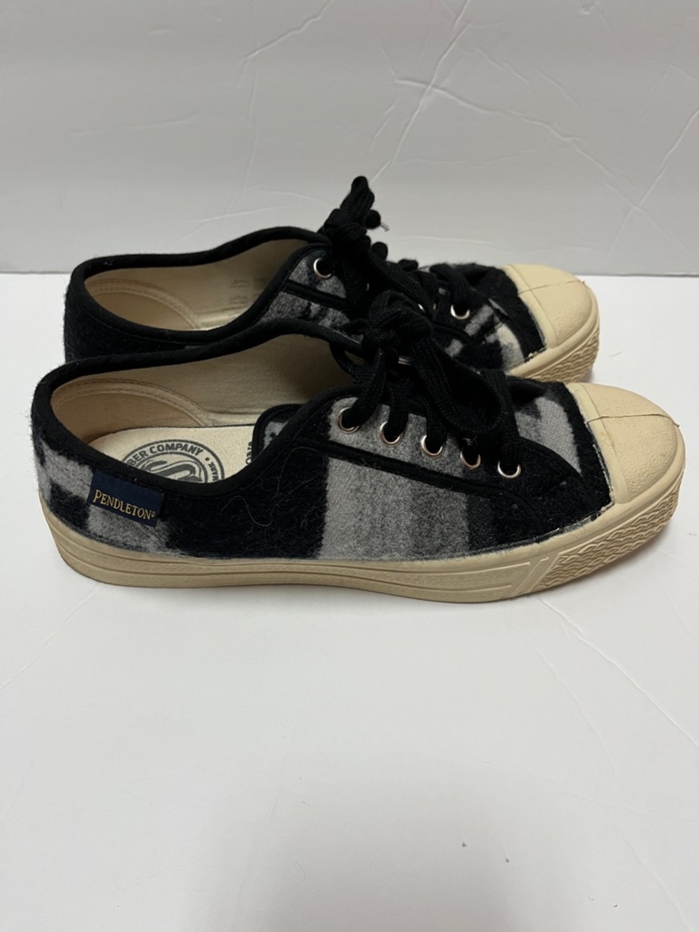 PENDLETON X US RUBBER Women’s Size 7 Low-Tops - Picture 3 of 5